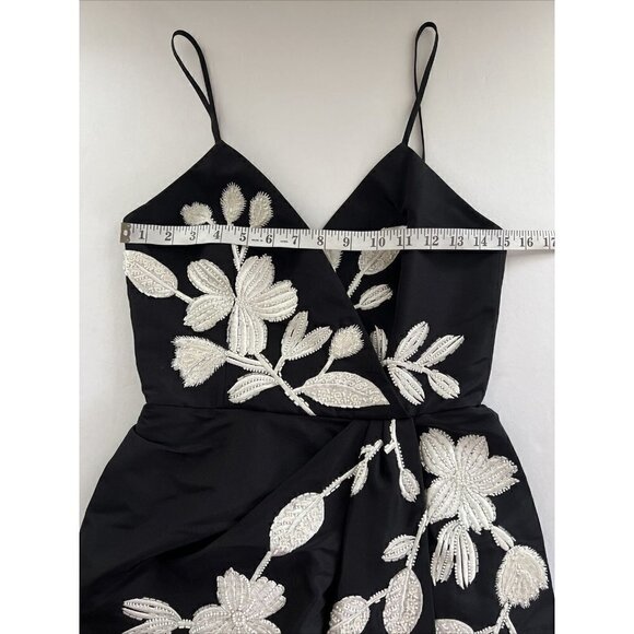 Carolina Herrera size 2 Floral Beaded Embroidered Column Gown Dress Black White - Picture 10 of 16